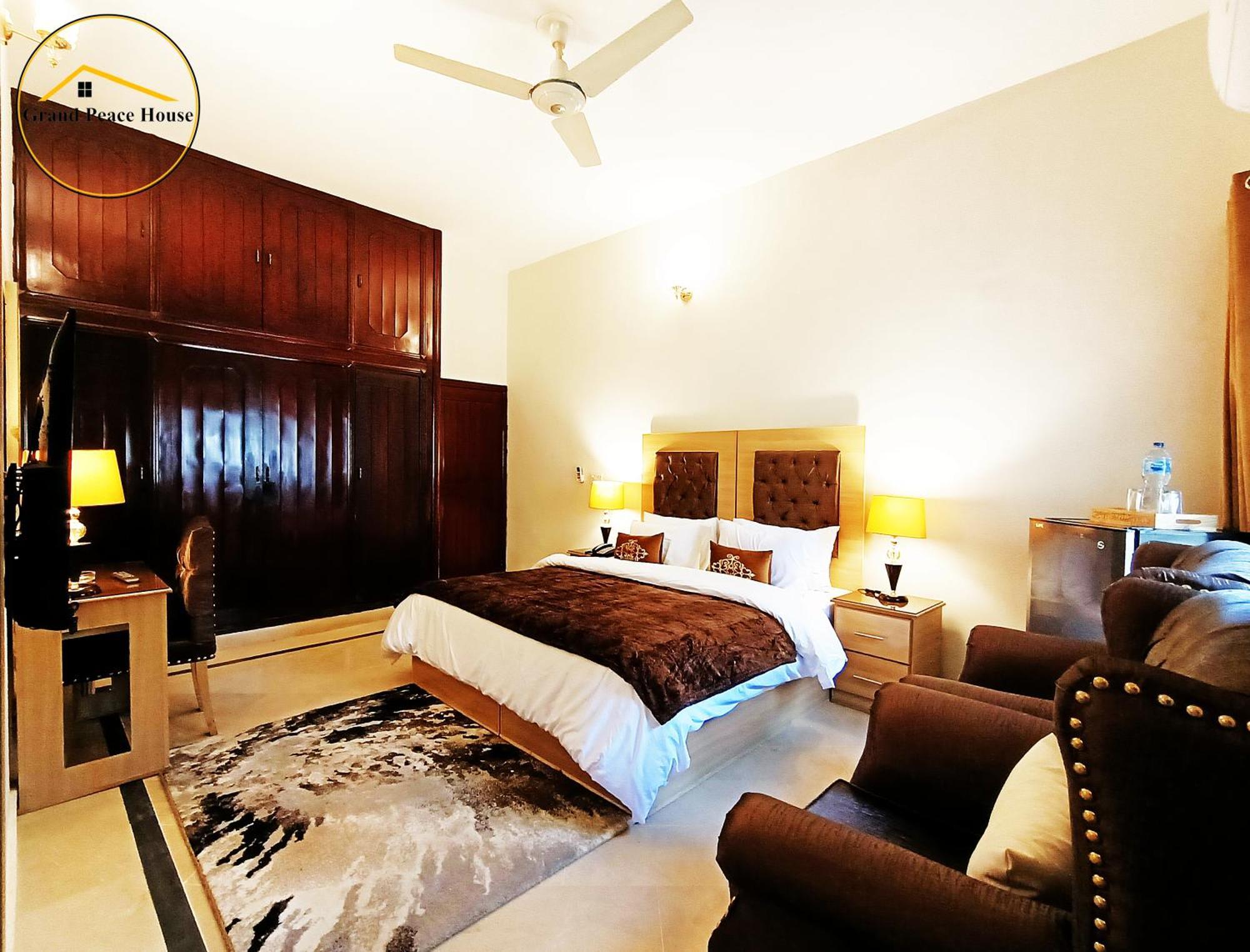 Grand Peace House I Bed and Breakfast Islamabad Eksteriør billede
